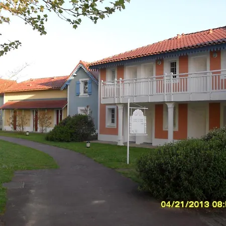 Le Hameau Du Avec Piscine Dans Résidence, ,appart Classé 1 étoile *