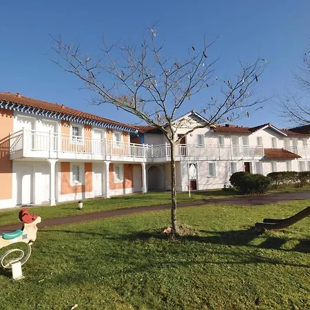 Holiday home Le Hameau Du Avec Piscine Dans Residence, ,appart Classe 1 Etoile